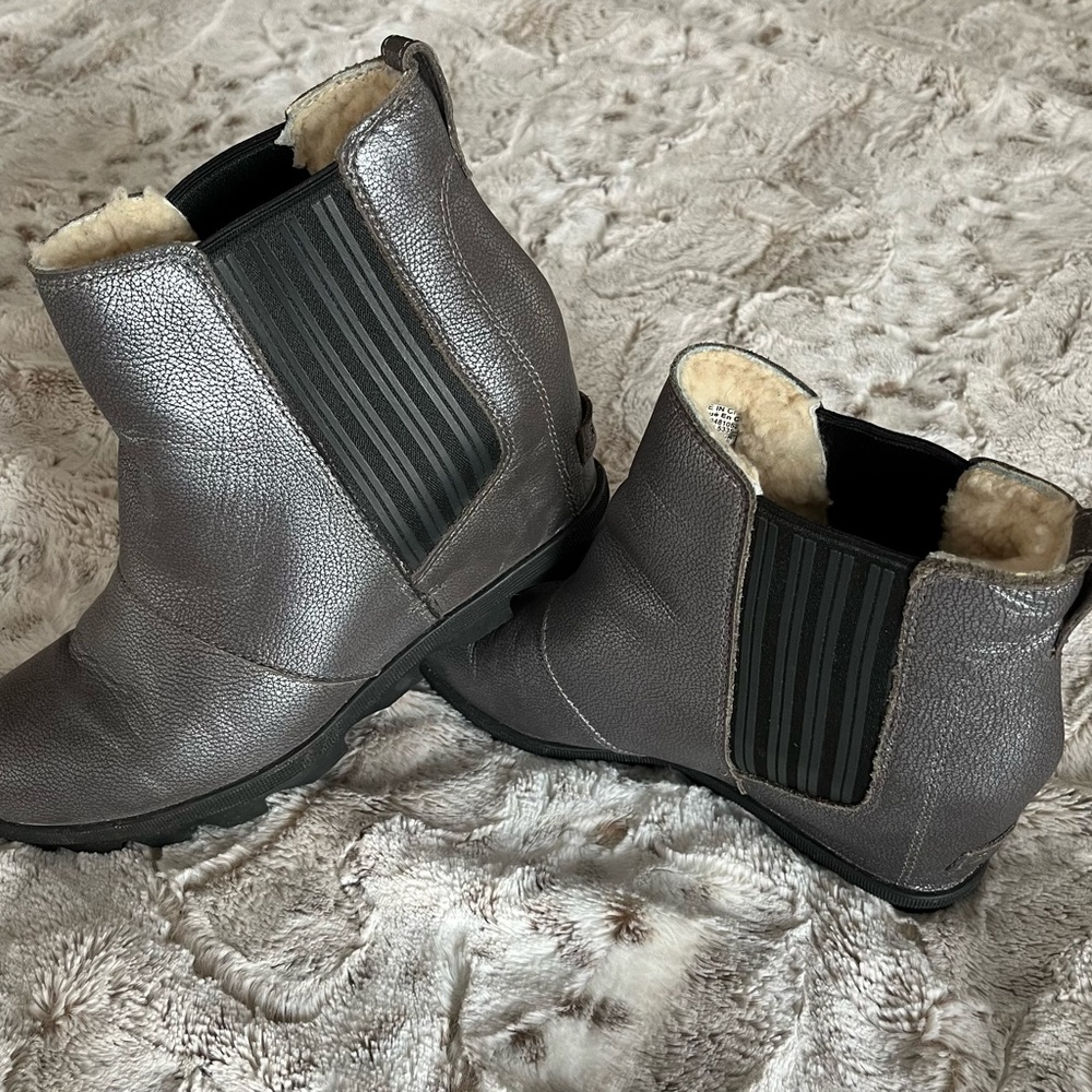 Silver wedges